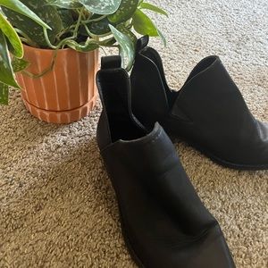 Universal Thread Bootie